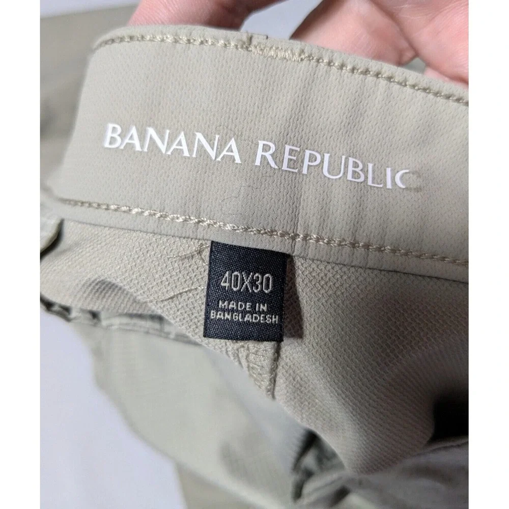 BANANA REPUBLIC Khaki Flat Front Performance Chino Pants - Men 40X30‎ EUC